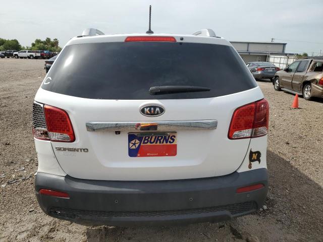 5XYKT3A13BG102074 - 2011 KIA SORENTO BASE WHITE photo 6