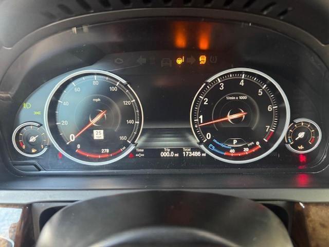 WBAYB6C5XFD965910 - 2015 BMW 750 XI BLUE photo 9