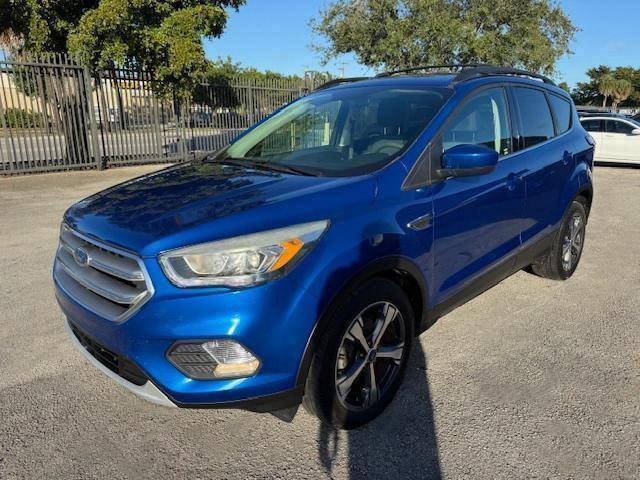 2017 FORD ESCAPE SE, null