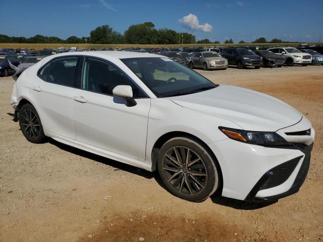 4T1T11AK4RU843653 - 2024 TOYOTA CAMRY SE NIGHT SHADE WHITE photo 4