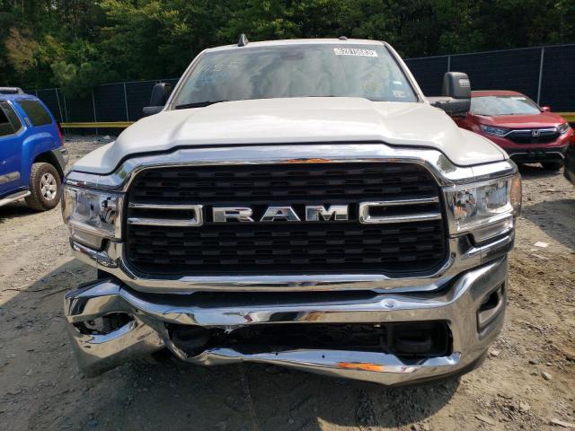 3C6UR5DJ3PG553438 - 2023 RAM 2500 BIG HORN WHITE photo 5