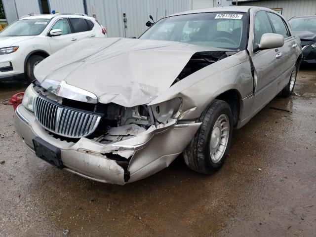 1LNHM81W22Y635634 - 2002 LINCOLN TOWN CAR EXECUTIVE BEIGE photo 1