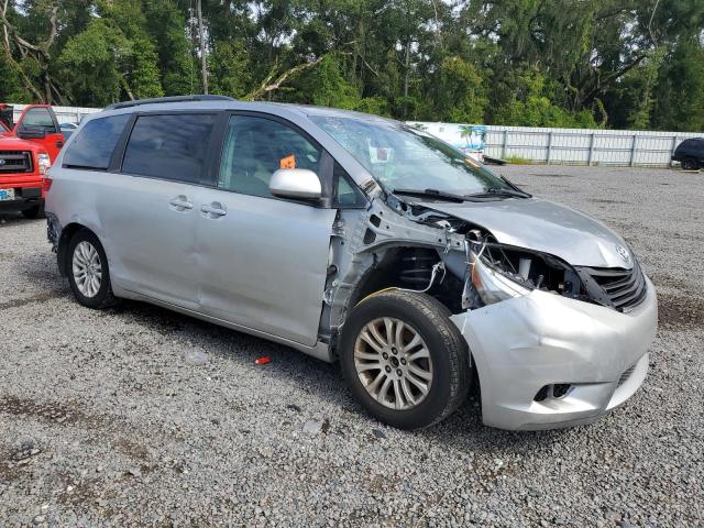 5TDYK3DC0FS624812 - 2015 TOYOTA SIENNA XLE SILVER photo 4