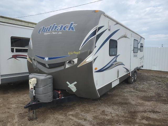 4YDT28029DB450082 - 2013 OUTB TRAVEL TRL WHITE photo 2