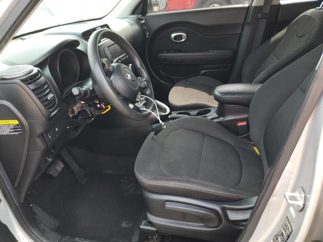 KNDJN2A2XJ7595756 - 2018 KIA SOUL SILVER photo 7