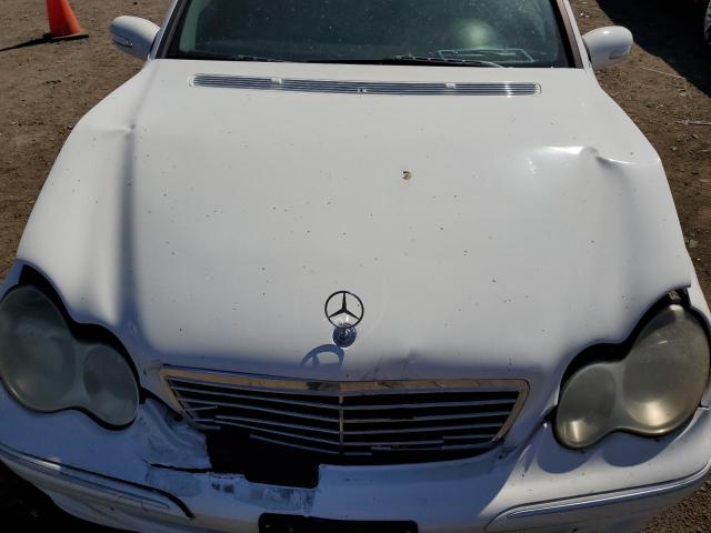 WDBRF61J95A665057 - 2005 MERCEDES-BENZ C 240 WHITE photo 11