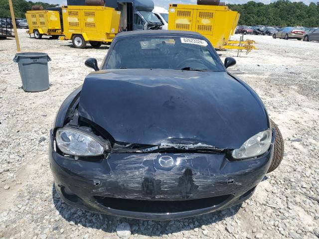 JM1NB353620225188 - 2002 MAZDA MX-5 MIATA BASE BLACK photo 5