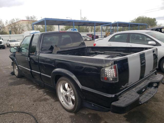 1GCCS19W928120176 - 2002 CHEVROLET S TRUCK S10 BLACK photo 2