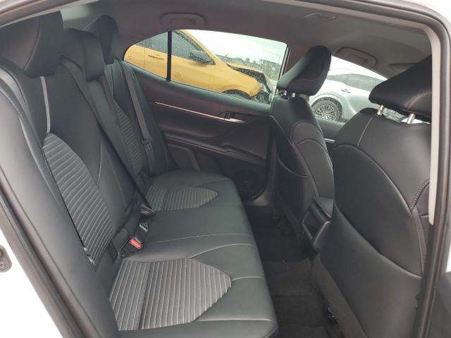 4T1G11AKXRU887058 - 2024 TOYOTA CAMRY SE NIGHT SHADE WHITE photo 10