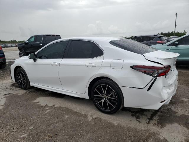 4T1G11AKXRU887058 - 2024 TOYOTA CAMRY SE NIGHT SHADE WHITE photo 2