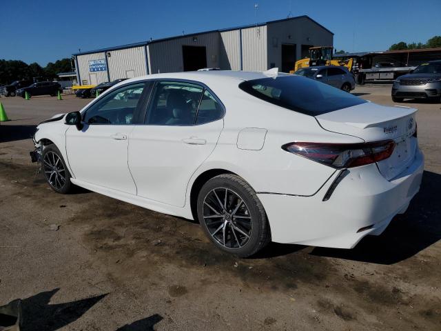 4T1G11AKXMU465395 - 2021 TOYOTA CAMRY SE WHITE photo 2