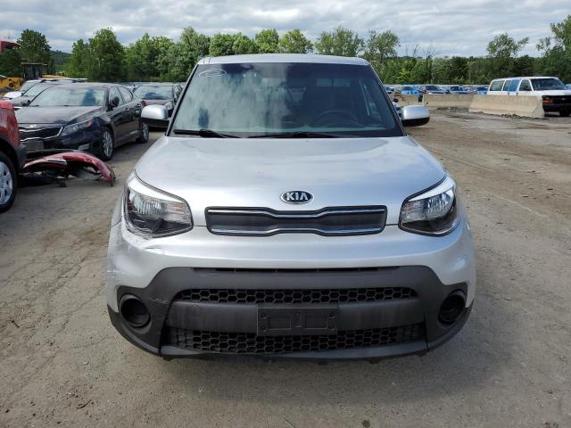 KNDJN2A2XJ7584675 - 2018 KIA SOUL SILVER photo 5