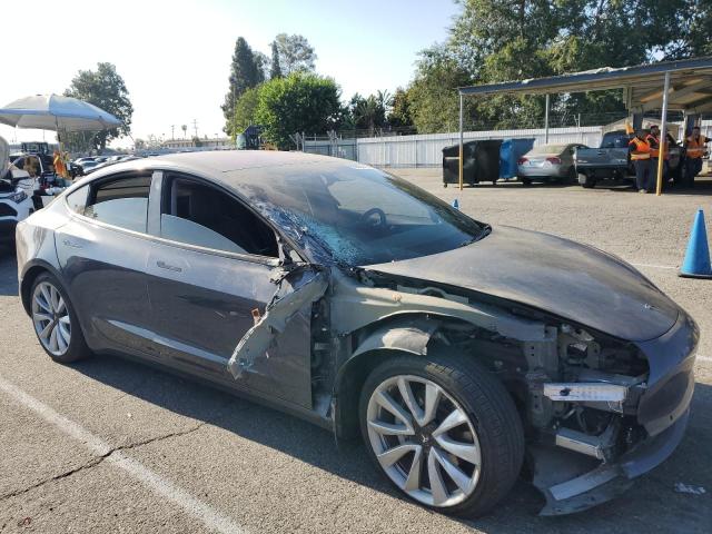 5YJ3E1EA3JF011986 - 2018 TESLA MODEL 3 GRAY photo 4