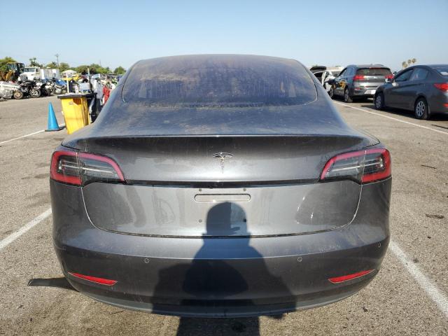 5YJ3E1EA3JF011986 - 2018 TESLA MODEL 3 GRAY photo 6