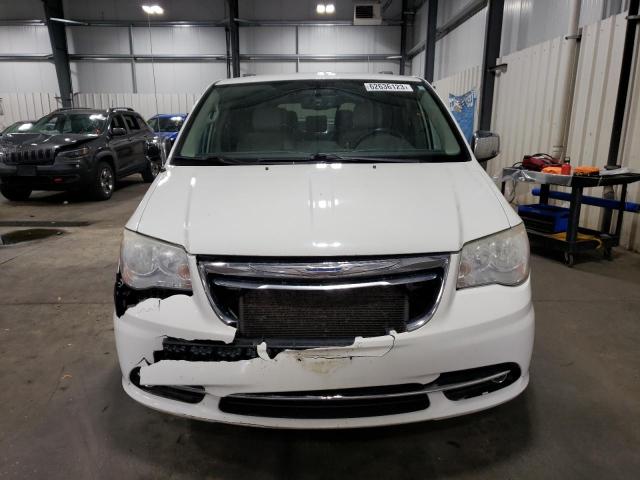 2C4RC1CG5DR511714 - 2013 CHRYSLER TOWN & COU TOURING L WHITE photo 5