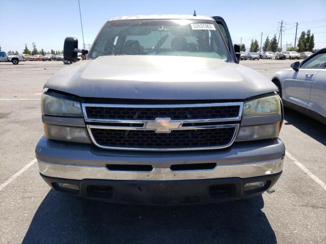 2GCEC13T461127727 - 2006 CHEVROLET SILVERADO4 C1500 SILVER photo 5