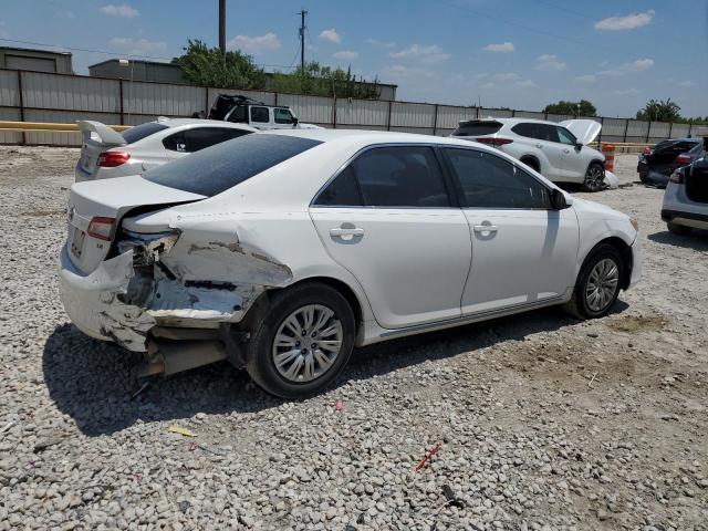 4T4BF1FKXCR261561 - 2012 TOYOTA CAMRY BASE WHITE photo 3