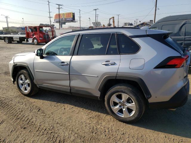 2T3P1RFV1MW242977 - 2021 TOYOTA RAV4 XLE SILVER photo 2