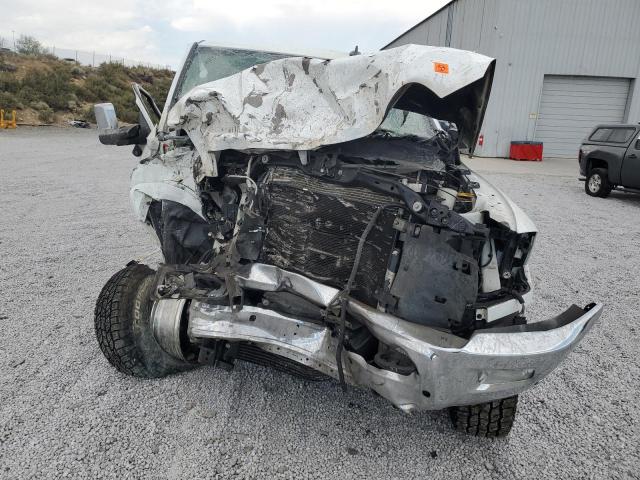 3C6UR5FL4JG281679 - 2018 RAM 2500 LARAMIE WHITE photo 5