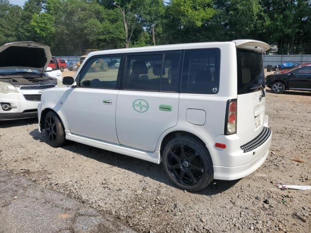 JTLKT324064096333 - 2006 TOYOTA SCION XB WHITE photo 2