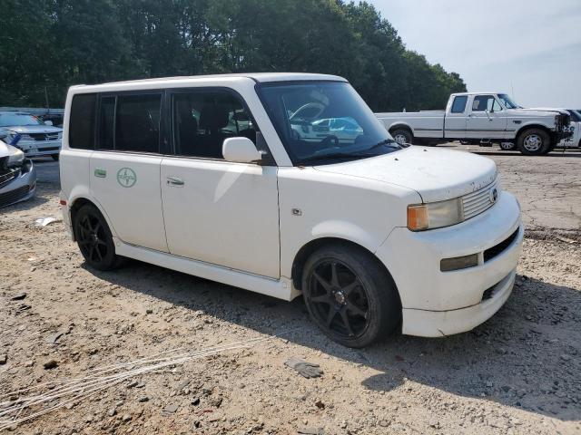 JTLKT324064096333 - 2006 TOYOTA SCION XB WHITE photo 4