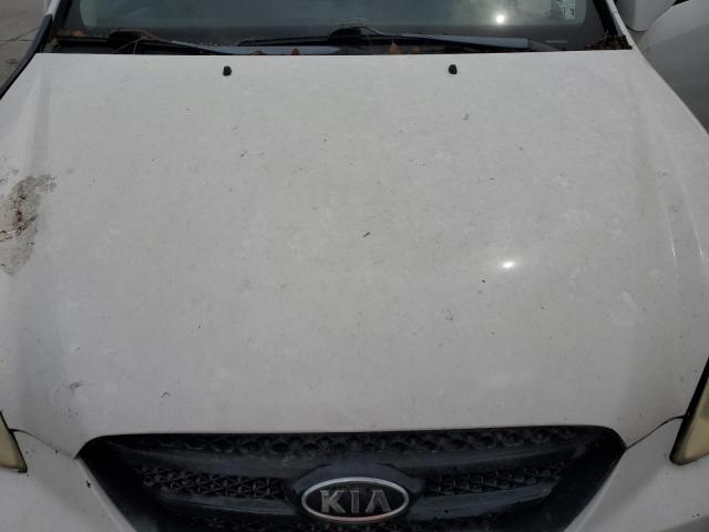 KNAFG526187132382 - 2008 KIA RONDO LX WHITE photo 11