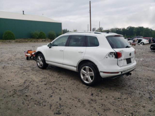 WVGEP9BP0GD002975 - 2016 VOLKSWAGEN TOUAREG TDI WHITE photo 2