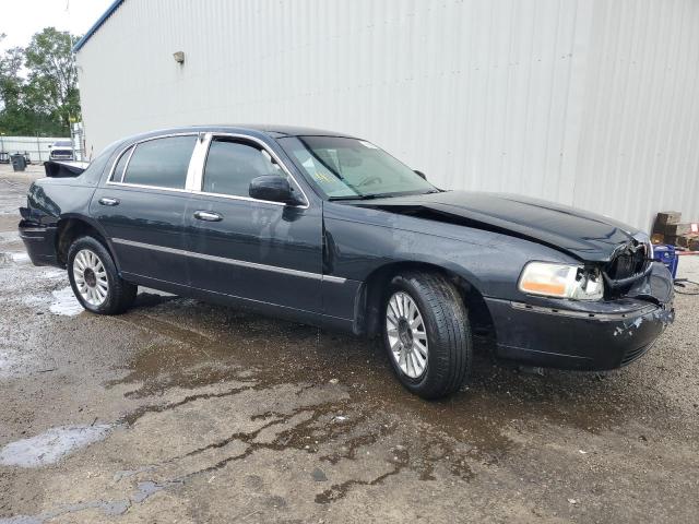 1LNHM81W33Y649799 - 2003 LINCOLN TOWN CAR EXECUTIVE BLACK photo 4