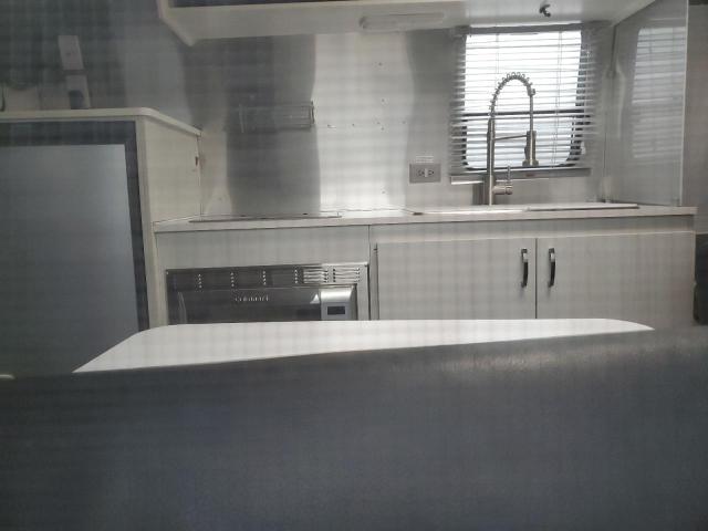 1STVRTF18HJ536957 - 2017 AIRS TRAVEL TRA 银色 照片 6