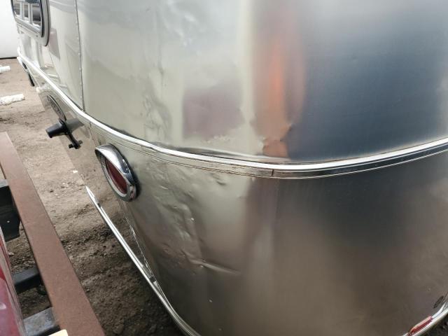 1STVRTF18HJ536957 - 2017 AIRS TRAVEL TRA 银色 照片 9