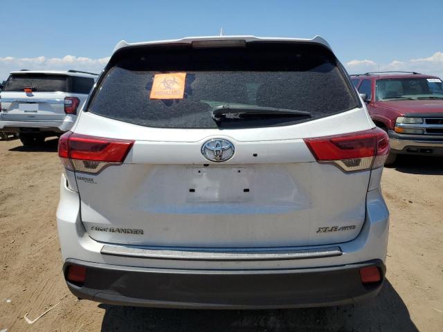 5TDJZRFH4HS365642 - 2017 TOYOTA HIGHLANDER SE WHITE photo 6