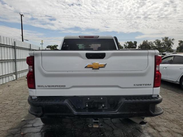 1GC5YME79NF249168 - 2022 CHEVROLET SILVERADO K2500 CUSTOM WHITE photo 6