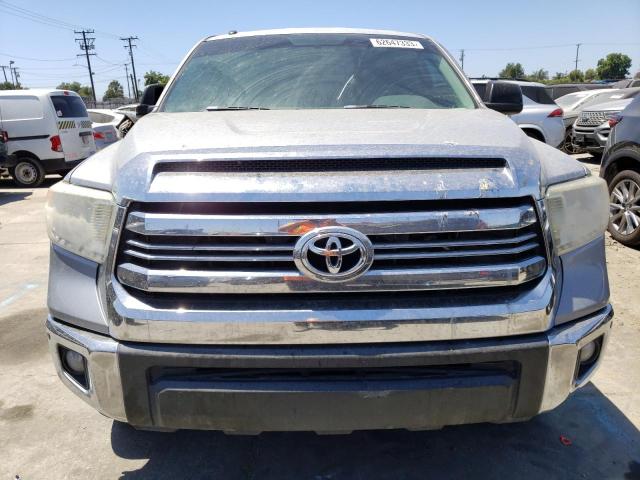 5TFUW5F12HX603693 - 2017 TOYOTA TUNDRA DOUBLE CAB SR/SR5 SILVER photo 5