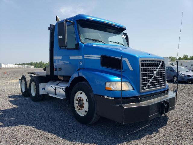 2005 VOLVO VNM VNM, null