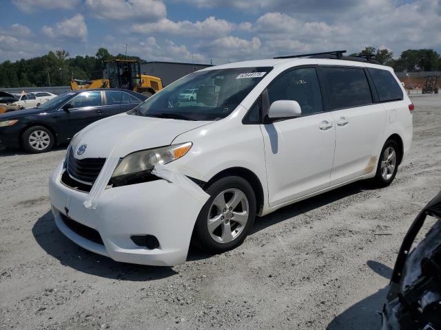 2014 TOYOTA SIENNA LE, 