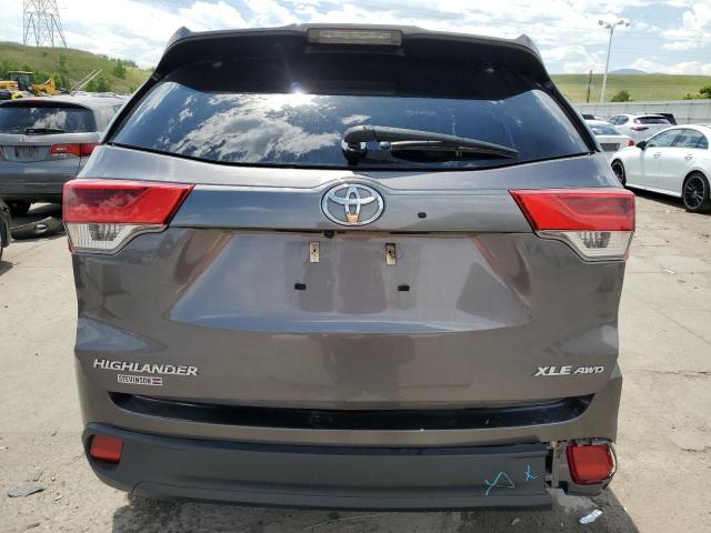 5TDJZRFH8HS410369 - 2017 TOYOTA HIGHLANDER SE GRAY photo 6