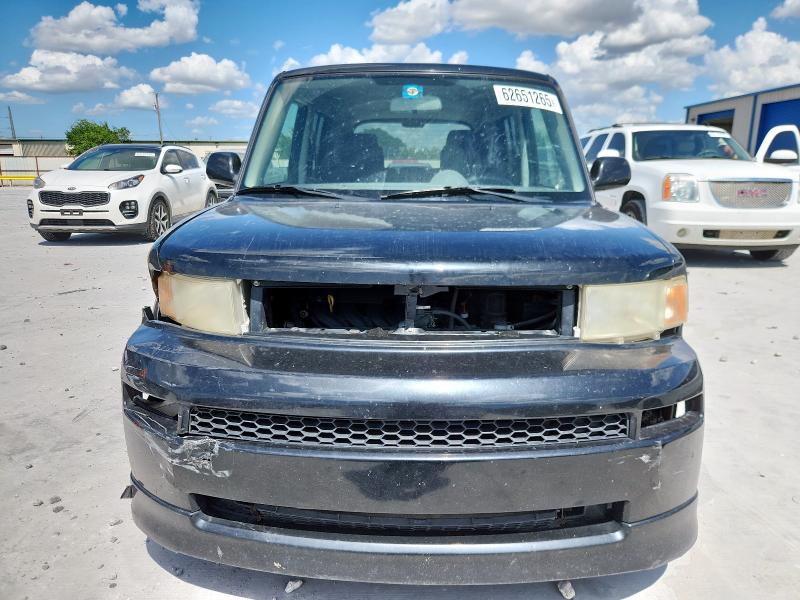 JTLKT324850210455 - 2005 TOYOTA SCION XB BLACK photo 5
