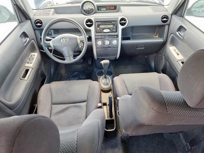 JTLKT324850210455 - 2005 TOYOTA SCION XB BLACK photo 8