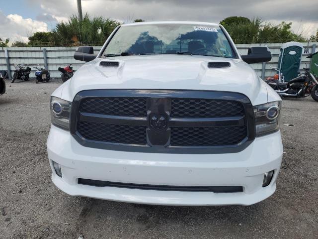 1C6RR7MT9JS124369 - 2018 RAM 1500 SPORT WHITE photo 5