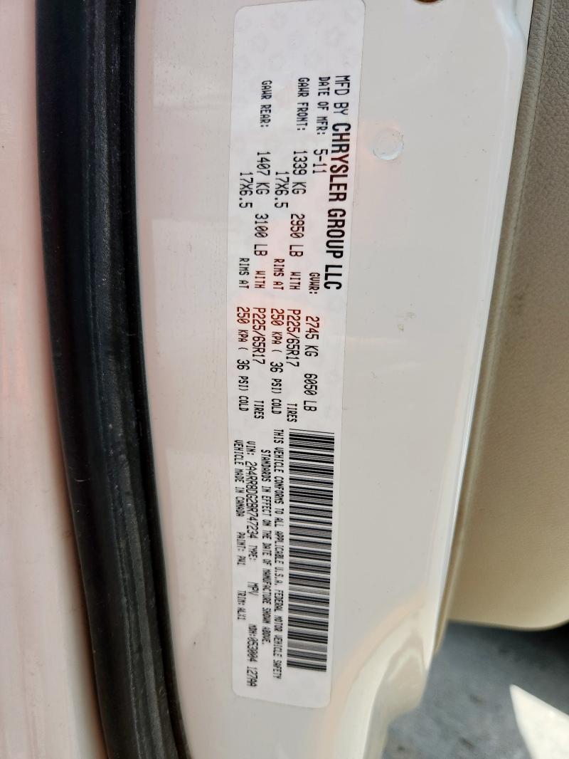 2A4RR8DG2BR747234 - 2011 CHRYSLER TOWN & COU TOURING L WHITE photo 13