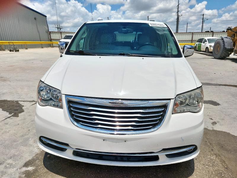 2A4RR8DG2BR747234 - 2011 CHRYSLER TOWN & COU TOURING L WHITE photo 5