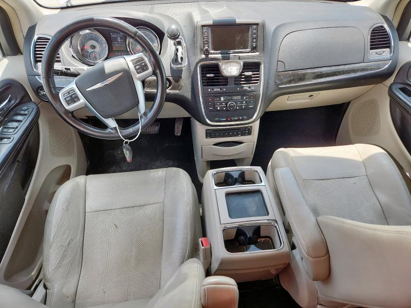 2A4RR8DG2BR747234 - 2011 CHRYSLER TOWN & COU TOURING L WHITE photo 8