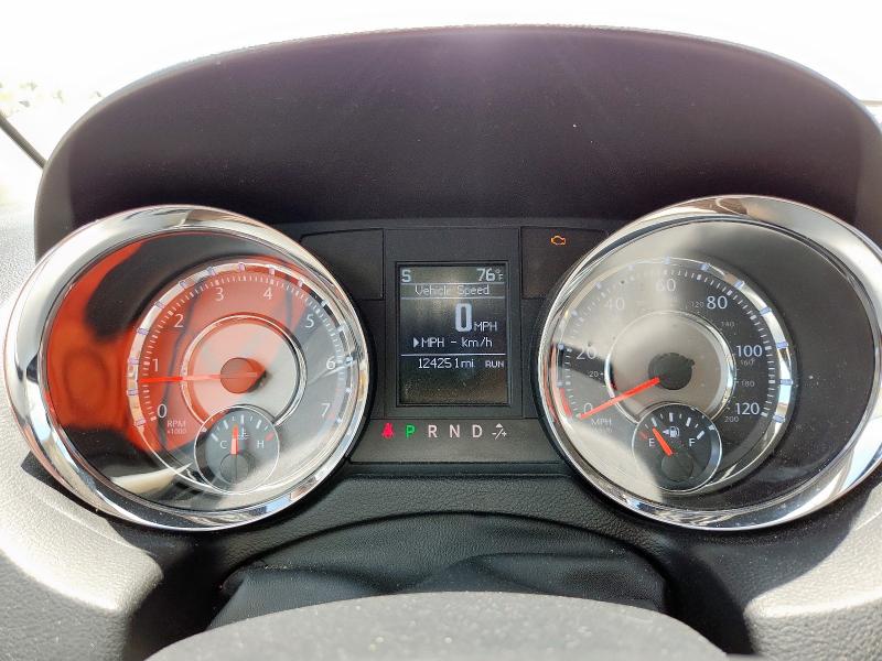 2A4RR8DG2BR747234 - 2011 CHRYSLER TOWN & COU TOURING L WHITE photo 9