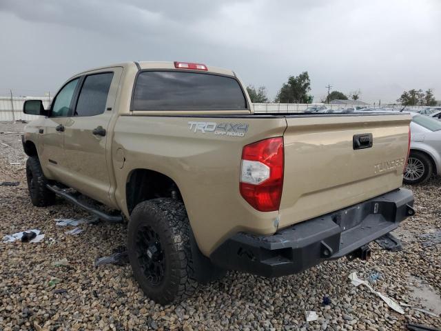 5TFDW5F16HX596165 - 2017 TOYOTA TUNDRA CREWMAX SR5 TAN photo 2