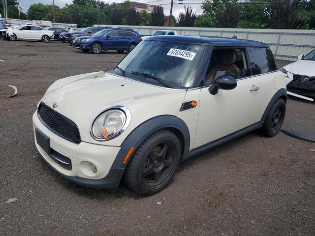 2013 MINI COOPER, 