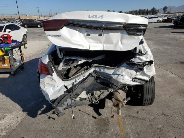 3KPF24AD4PE524265 - 2023 KIA FORTE LX WHITE photo 6