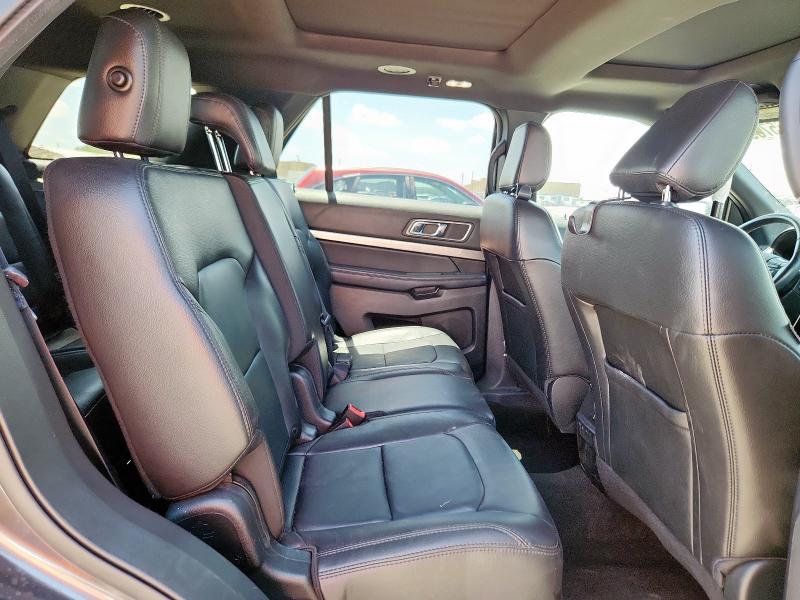 1FM5K7D89JGB17007 - 2018 FORD EXPLORER XLT 灰色 照片 11