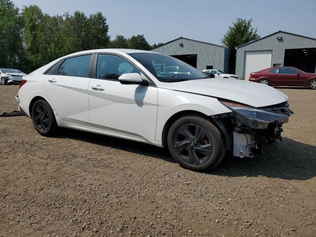 KMHLM4AG8MU153661 - 2021 HYUNDAI ELANTRA SEL WHITE photo 4