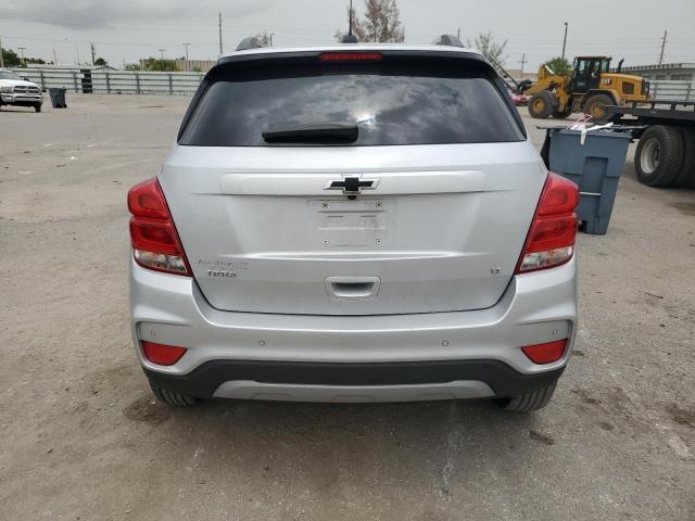 3GNCJLSB3LL325069 - 2020 CHEVROLET TRAX 1LT SILVER photo 6