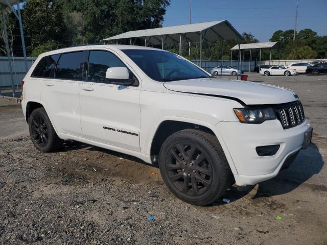 1C4RJFAG8HC874609 - 2017 JEEP GRAND CHER LAREDO WHITE photo 4